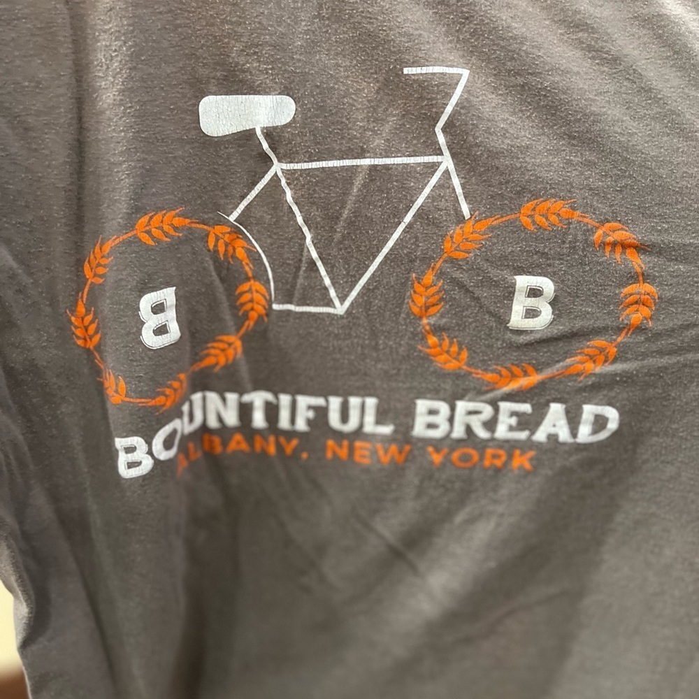 VINTAGE “Bountiful Bread” Albany New York t-shirt size large